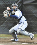 「送球練習をする山本　プロ野球」の画像1