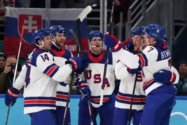 祝福し合う米国選手　五輪