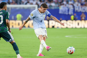 バルベルデのシュート　Ｗ杯サッカー