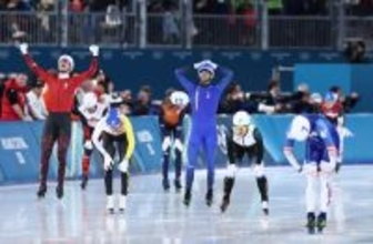 滑走を終えた佐々木　五輪