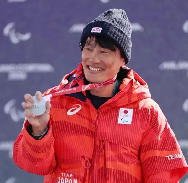 銀メダルを獲得した小栗