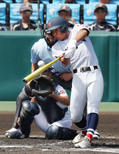 千島の適時三塁打　高校野球