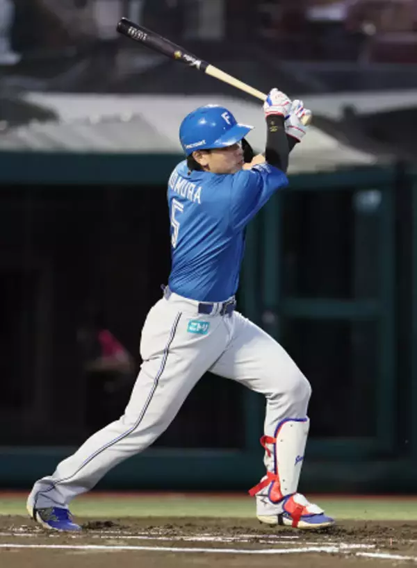 野村の先制適時打　プロ野球
