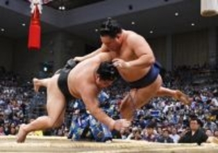 豊昇龍、初日に土＝大相撲九州場所初日
