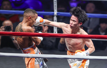 相手の足、追い切れず＝高見、１１戦目で初黒星―ボクシング世界戦