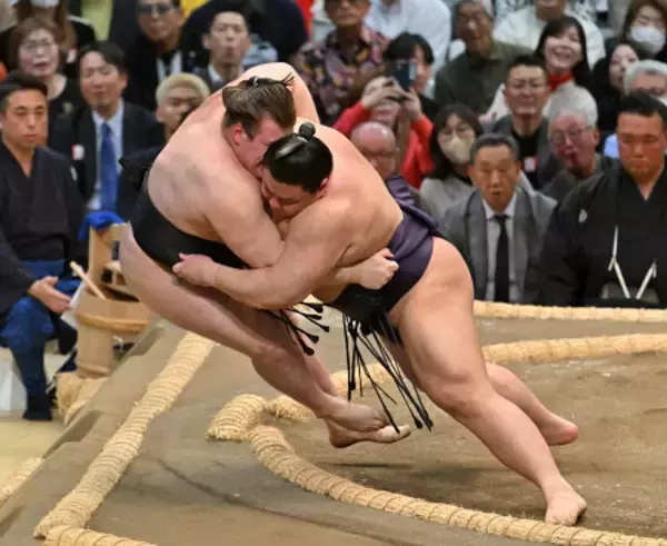 義ノ富士の寄り倒し