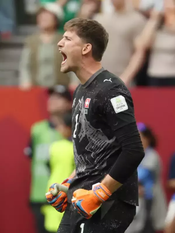 喜ぶコーベル　Ｗ杯サッカー