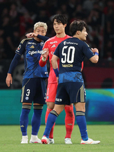 喜ぶ谷ら　Ｊリーグ