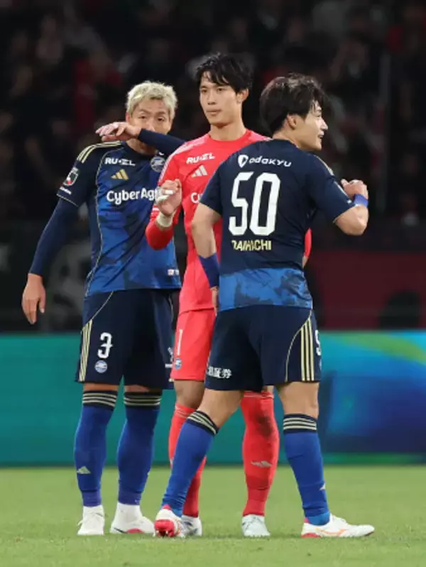 喜ぶ谷ら　Ｊリーグ