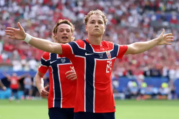 喜ぶシェルデルップ　Ｗ杯サッカー