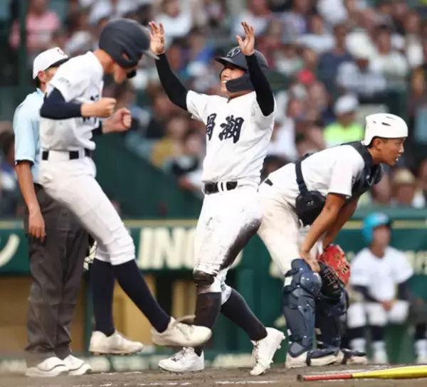 鳴門渦潮、延長戦制す＝高校野球・鳴門渦潮２―１八王子実践