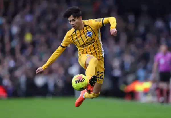 三笘のプレー　サッカー