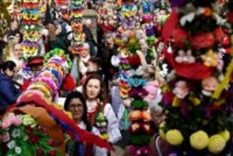 華やかな復活祭の幕開け