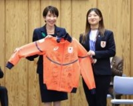 高市首相「感動与えた」＝日本選手団が表敬―ミラノ・コルティナ五輪パラ