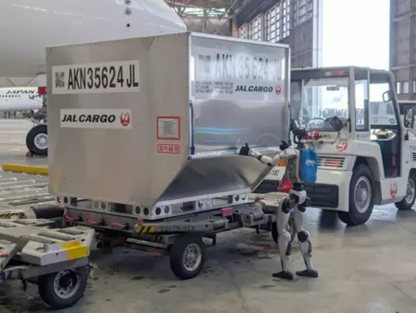 人型ロボ、空港で裏方業務＝ＪＡＬとＧＭＯが実証実験