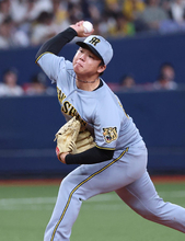 力投する村上　プロ野球