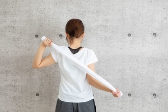 乾布摩擦は"細胞のスイッチ"だった──更年期こそ見直したいミトコンドリア活性法