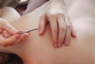 30歳代の体調変化を見逃すな！男女で異なる体力ピークと鍼灸治療による予防戦略