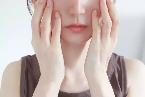 顔面神経麻痺は風邪が引き起こす病気？鍼灸治療で改善可能！？