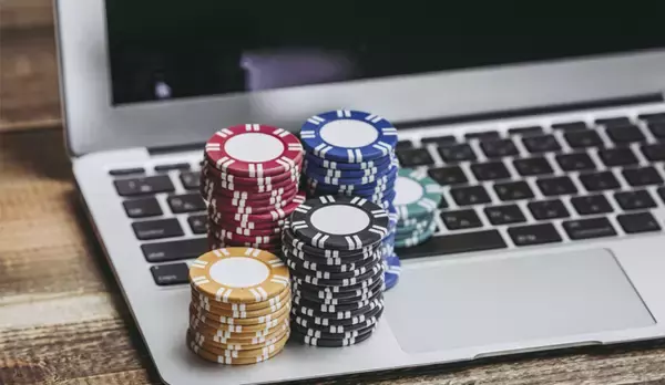 新型コロナによる巣ごもりで悪化する「依存症」、飲酒量やスマホ、ゲーム時間の増加が背景に