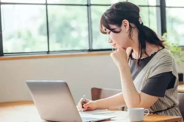 「働きながら学び直す」を国が支える新制度──40代・50代会社員のための教育訓練休暇給付金