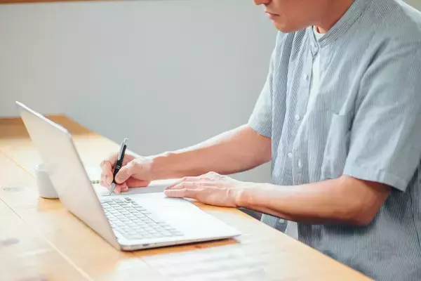 「老後2,000万円」では足りない時代、40代・50代会社員が持つべき“もう一つの収入源”