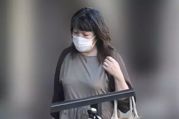 小室佳代さん　波紋呼んだ自伝本だけじゃない…展示会でひっそり発表していた「もう一つの作品」