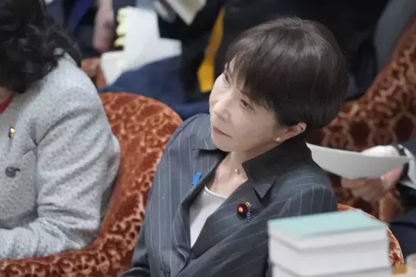 「円安でウハウハ」「国益に反する」中央公聴会で高市首相の経済めぐる識者評価が真っ二つ…SNSでは“ホクホク”発言を受けた懸念も