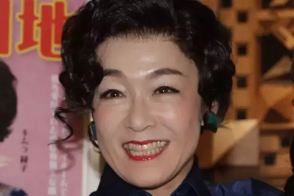 「どんな思いで演じてるんだ」VIVANT・櫻井司令役のキムラ緑子　私生活では「国会前デモ」参加の“真逆”スタンスも…役者としての“プロ意識”にSNS騒然