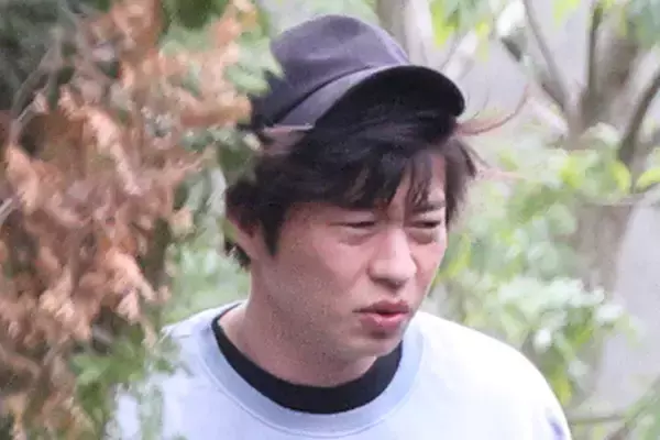 《ぽっちゃり近影が話題》田中圭　地味キャップ姿でポーカー大会に再び出現…それでも音沙汰ナシの「表舞台への帰還」