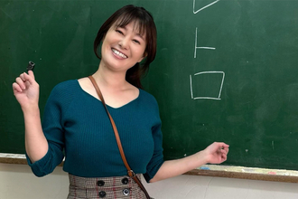 《際どいコスプレにネット困惑》44歳元NHKアナ　写真集バカ売れで「完全に舵を切った」関係者が語る今後の“路線”