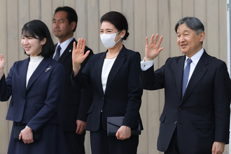 「被災地に光が射すのです」天皇ご一家を福島県の沿道で歓迎　『カンブリア宮殿』出演の名物経営者が明かした“皇室とのご縁”