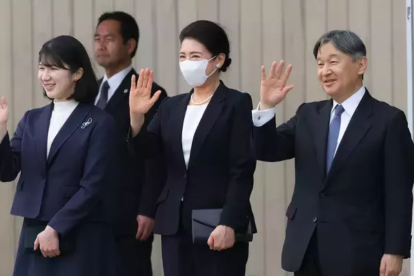 「被災地に光が射すのです」天皇ご一家を福島県の沿道で歓迎　『カンブリア宮殿』出演の名物経営者が明かした“皇室とのご縁”