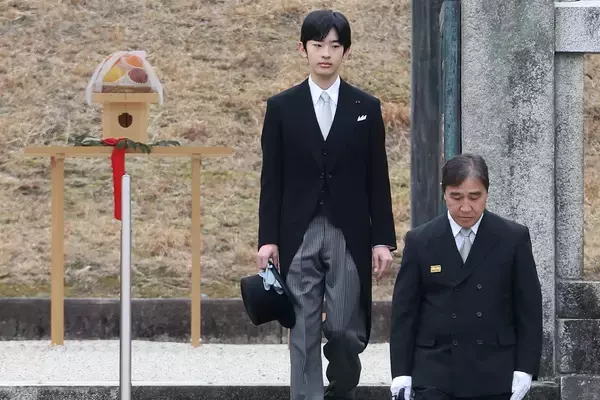 《半年遅れで開催》悠仁さま「成年式お茶会」の出席者数が秋篠宮さまより「200人も少なかったワケ」