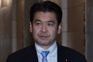 「教師は不倫で処分されているのに」松本文科大臣W不倫報道も処分ナシ…保護者、ネットからは疑問の声