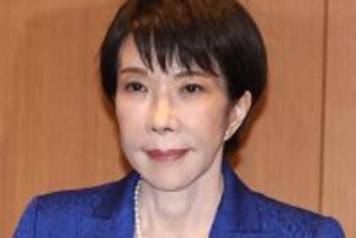 《閑静な住宅街に突如現れ…》高市早苗首相　週末にこっそり訪れた“かかりつけ”医院、現場は見物客でごった返す