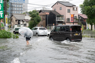 【愛知史上最大豪雨】「エンジンが突然ボンと」水没車続出「渋滞か突撃か」ドライバーが迫られた“究極の選択”