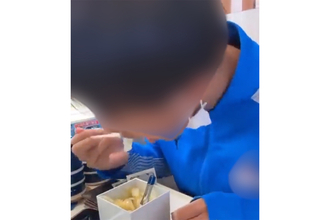 ガリ直食い少年　叔父が「店員からお礼」の新証言で再炎上…肉親が火に油注ぐ皮肉