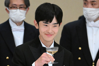 「尊すぎて泣ける」悠仁さま　ついに宮中晩餐会デビュー…姉・佳子さまが密かに見せられていた“エール”に感激の声続々