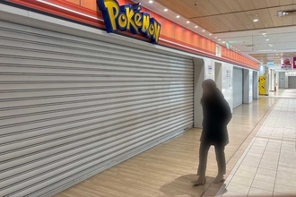 「いつもの開店前の行列が閑散と…」ポケモンセンター女性店員刺殺事件　翌日に一変した“事故現場”