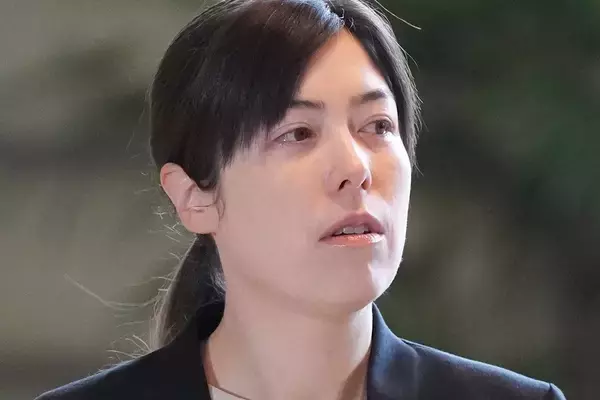 「悪目立ちしてしまった」小野田紀美氏　園遊会での“全身真っ赤コーデ”が物議…ベテラン皇室担当記者が指摘する“配慮不足”
