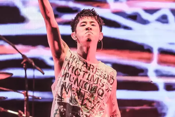 「俺は日本のメディアも政府も信じない」ワンオクTaka がインスタグラムに“意味深”投稿…ファンからは不安の声