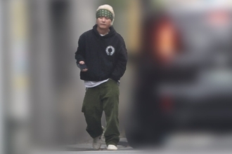 「衣装被ってる？」紅白出場歌手 『CDTV』出演時の元カノとの“シンクロ”が話題…交際時に披露していた“密着ペアルック姿”