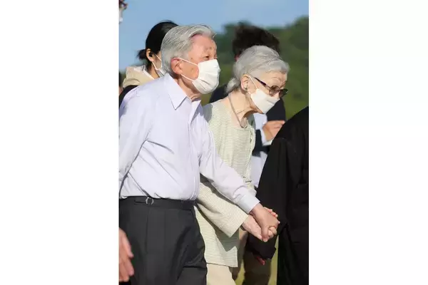 《黒田清子さんも頻繁にお見舞い》美智子さま　那須ご静養も中止…新年一般参賀では“異変”、年始から懸念が続くご体調不安