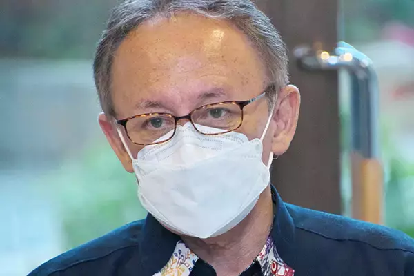 玉城デニー沖縄県知事「ゼレンスキーです」と自己紹介…「冗談」と打ち消すも“意味がわからない”と批判殺到