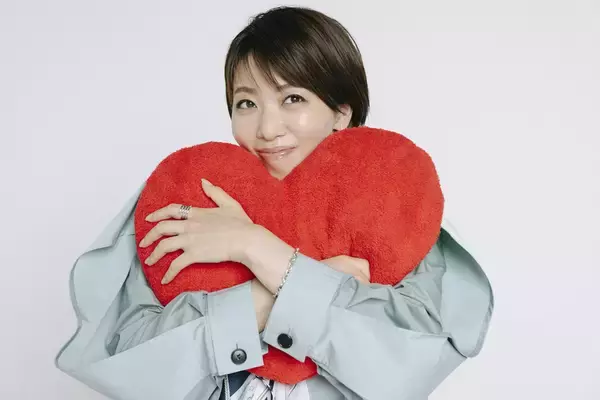 元宝塚星組トップスター・礼真琴が男役から一転キュートでセクシーな“ベティーちゃん”に！慣れない“女のコ役”や“憧れの先輩”との共演への熱い思い