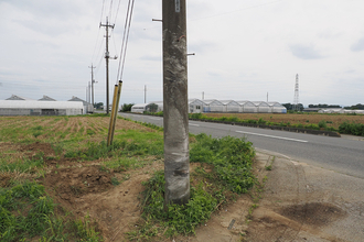 群馬・高崎28歳女性刺殺　知人男性は30キロ先で事故死…被害者の車で逃走した謎、現場に残る「血痕と足跡」