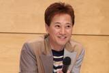 「中居正広　本誌直撃には「意外な反応」を…俳優復帰オファーが届いた“まさかの業界”」の画像1