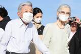 「美智子さま　ご体調不安で取材も自粛要請のなか…葉山ご静養で見せた「ご健在ぶり」」の画像1