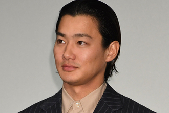 「顔の系統が一緒すぎ」野村周平　熱愛報道の26歳世界的モデルの“見た目”にネット騒然…溢れていた“愛の痕跡”